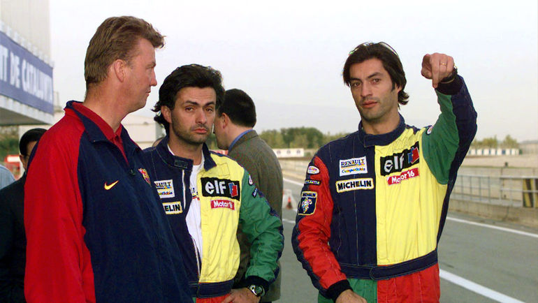 Луи ВАН ГАЛ, Жозе МОУРИНЬЮ и Виктор БАЙЯ. Фото REUTERS Луи ВАН ГАЛ, Жозе МОУРИНЬЮ и Виктор БАЙЯ. Фото REUTERS