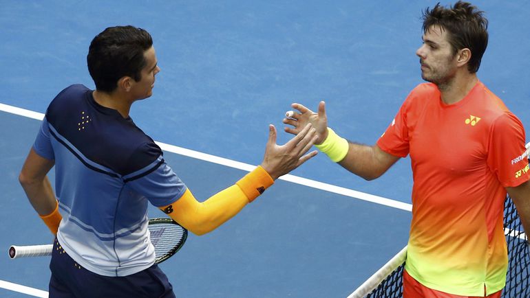 Понедельник. Мельбурн. Милош РАОНИЧ (слева) и Стэн ВАВРИНКА благодарят друг друга за игру. Фото AFP Понедельник. Мельбурн. Милош РАОНИЧ (слева) и Стэн ВАВРИНКА благодарят друг друга за игру. Фото AFP
