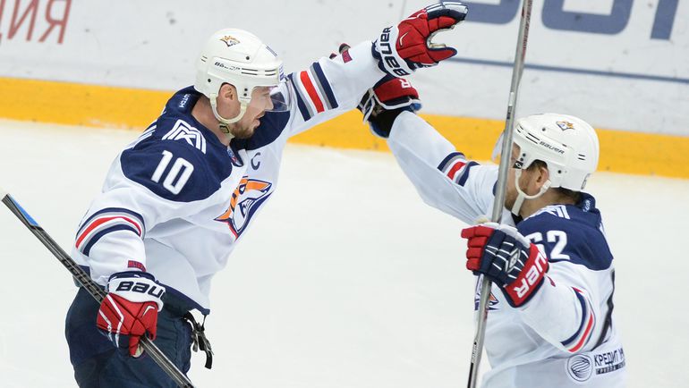 Сергей МОЗЯКИН (№10) и компания постараются вернуть Кубок Гагарина в Магнитогорск. Фото photo.khl.ru Сергей МОЗЯКИН (№10) и компания постараются вернуть Кубок Гагарина в Магнитогорск. Фото photo.khl.ru