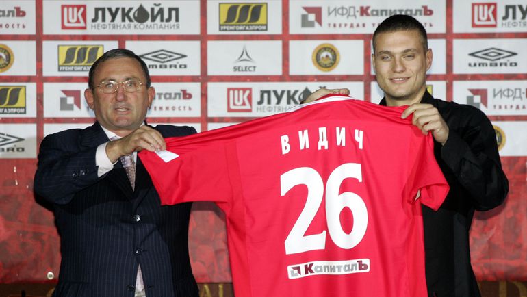 5 июля 2004 года. Москва. Юрий ПЕРВАК и Неманья ВИДИЧ. Фото Григорий ФИЛИППОВ 5 июля 2004 года. Москва. Юрий ПЕРВАК и Неманья ВИДИЧ. Фото Григорий ФИЛИППОВ