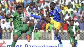 Аарон ОЛАНАРЕ (№12) может стать партнером Ахмеда МУСЫ (№7) не только в сборной, но и клубе.