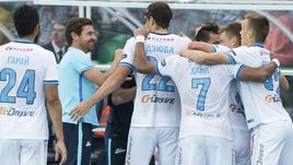 На протяжении всей первой части чемпионата России главный тренер "Зенита" Андре ВИЛЛАШ-БОАШ (второй слева) критиковал утвержденный перед стартом лимит на легионеров. После покупки Юрия Жиркова и Александра Кокорина петербуржцы определенно готовы к ужесточению правил игры.