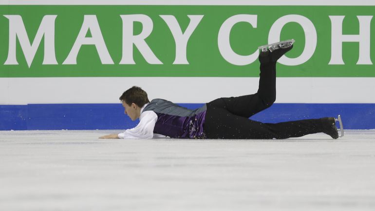 28 января. Братислава. Падение Максима КОВТУНА в произвольной программе на чемпионате Европы. Фото AFP 28 января. Братислава. Падение Максима КОВТУНА в произвольной программе на чемпионате Европы. Фото AFP