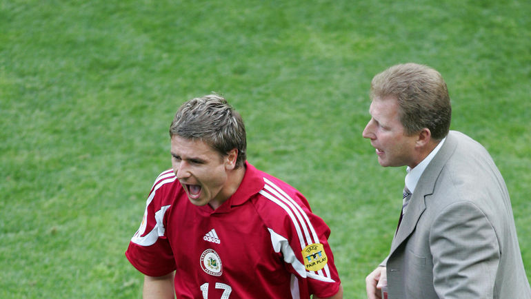 Марьян ПАХАРЬ и Александр СТАРКОВ в сборной Латвии. Фото REUTERS Марьян ПАХАРЬ и Александр СТАРКОВ в сборной Латвии. Фото REUTERS