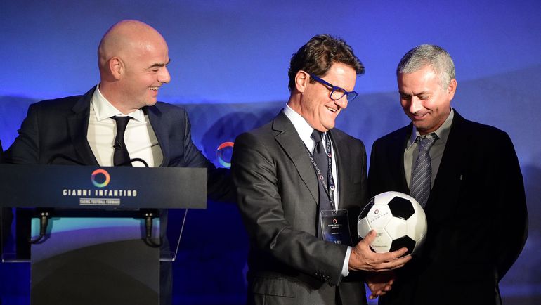 Генсек УЕФА Джанни ИНФАНТИНО (слева) в ходе предвыборной кампании в президентской гонке ФИФА получил поддержку многих видных футбольных людей, в том числе Фабио КАПЕЛЛО (в центре) и Жозе МОУРИНЬЮ. Фото AFP Генсек УЕФА Джанни ИНФАНТИНО (слева) в ходе предвыборной кампании в президентской гонке ФИФА получил поддержку многих видных футбольных людей, в том числе Фабио КАПЕЛЛО (в центре) и Жозе МОУРИНЬЮ. Фото AFP