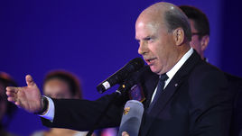 Майк КИНЭН.