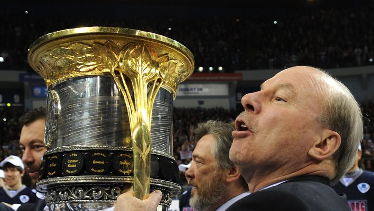 Майк КИНЭН с Кубком Гагарина.