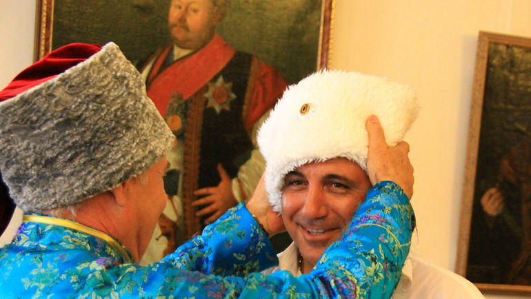 23 июля 2011 года. Ростов-на-Дону. Христо СТОИЧКОВА принимают в казаки. Фото Юрий ГОЛЫШАК, photo.khl.ru 23 июля 2011 года. Ростов-на-Дону. Христо СТОИЧКОВА принимают в казаки. Фото Юрий ГОЛЫШАК, photo.khl.ru