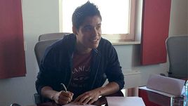 Сегодня. Москва. Лоренсо МЕЛЬГАРЕХО подписывает контракт со