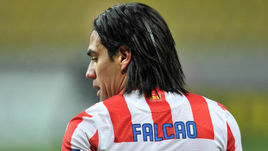 Нападающий Радамель ФАЛЬКАО.