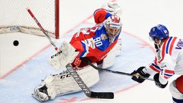 Четверг. Тршинец. Чехия - Россия - 3:2 Б. Один из героев матча Илья СОРОКИН отражает опасную атаку чехов.