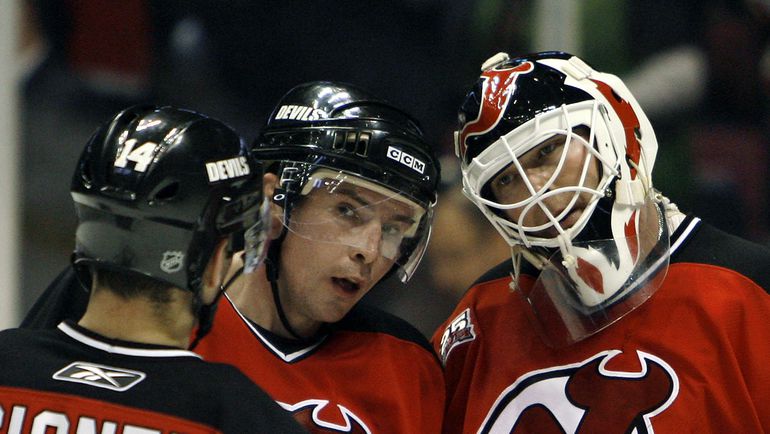 C Мартином БРОДЕРОМ (справа) три Кубка Стэнли выиграл Сергей БРЫЛИН. Фото REUTERS C Мартином БРОДЕРОМ (справа) три Кубка Стэнли выиграл Сергей БРЫЛИН. Фото REUTERS