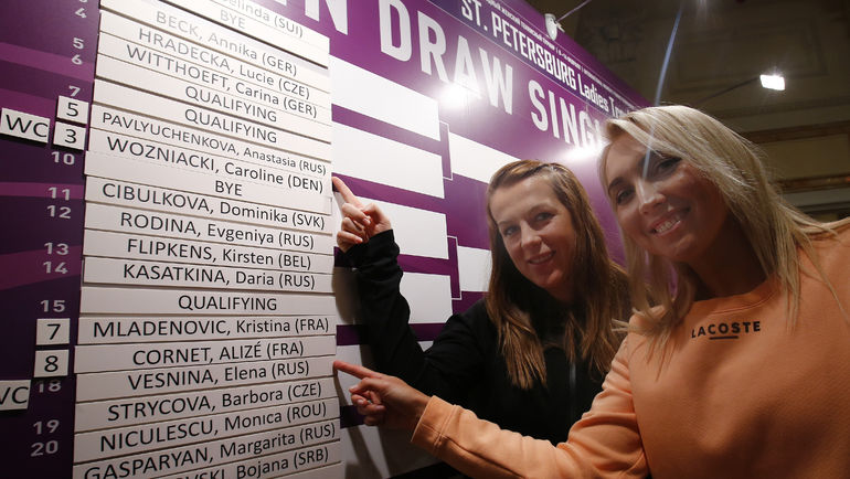 Анастасия ПАВЛЮЧЕНКОВА и Елена ВЕСНИНА - участницы турнира в Санкт-Петербурге. Фото Андрей ГОЛОВАНОВ и Сергей КИВРИН Анастасия ПАВЛЮЧЕНКОВА и Елена ВЕСНИНА - участницы турнира в Санкт-Петербурге. Фото Андрей ГОЛОВАНОВ и Сергей КИВРИН