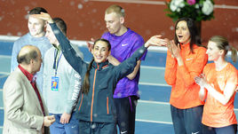 Воскресенье. Москва. Екатерина КОНЕВА (в центре), Мария КУЧИНА и Анжелика СИДОРОВА.