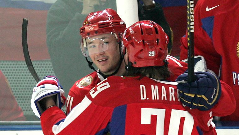 19 февраля 2006 года. Турин. Torino Esposizioni. Россия - Латвия - 9:2. Автор четвертого олимпийского покера в истории отечественного хоккея Илья КОВАЛЬЧУК. Фото Александр ВИЛЬФ 19 февраля 2006 года. Турин. Torino Esposizioni. Россия - Латвия - 9:2. Автор четвертого олимпийского покера в истории отечественного хоккея Илья КОВАЛЬЧУК. Фото Александр ВИЛЬФ