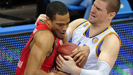 Энтони РЭНДОЛЬФ (слева) - лидер