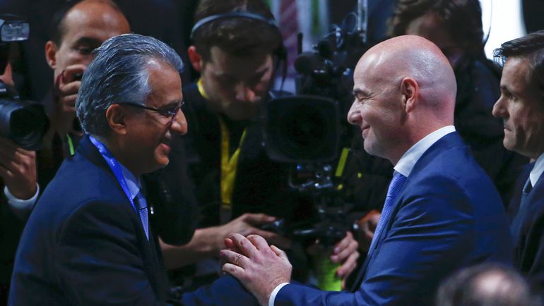 Сегодня. Цюрих. Шейх Салман бин Ибрагим АЛЬ-ХАЛИФА и Джанни ИНФАНТИНО. Фото REUTERS Сегодня. Цюрих. Шейх Салман бин Ибрагим АЛЬ-ХАЛИФА и Джанни ИНФАНТИНО. Фото REUTERS