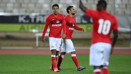 Лоренсо МЕЛЬГАРЕХО (слева) - единственный зимний новичок