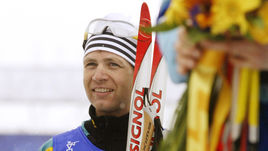 20 февраля 2002 года. Солт-Лейк-Сити. Оле Эйнар БЬОРНДАЛЕН на церемонии награждения победителей мужской эстафеты.