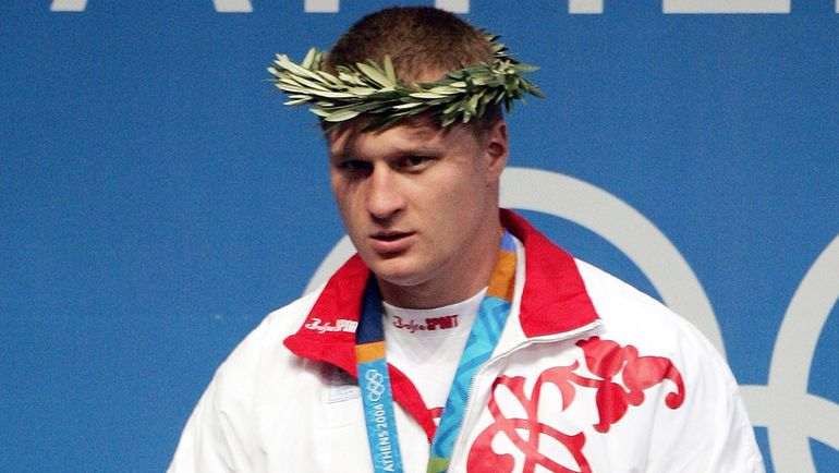 2004 год. Афины. Олимпийский чемпион Александр ПОВЕТКИН. Фото AFP 2004 год. Афины. Олимпийский чемпион Александр ПОВЕТКИН. Фото AFP