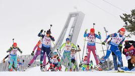 Сегодня. Холменколлен. Эстафета для россиян закончилась на первом этапе на втором огневом рубеже после попадания Екатерины ШУМИЛОВОЙ (№4-1) в габарит.