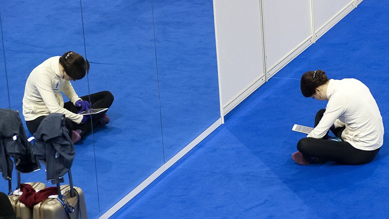 26 января. Братислава. Екатерина БОБРОВА в разминочном зале. Фото Ксения НУРТДИНОВА 26 января. Братислава. Екатерина БОБРОВА в разминочном зале. Фото Ксения НУРТДИНОВА