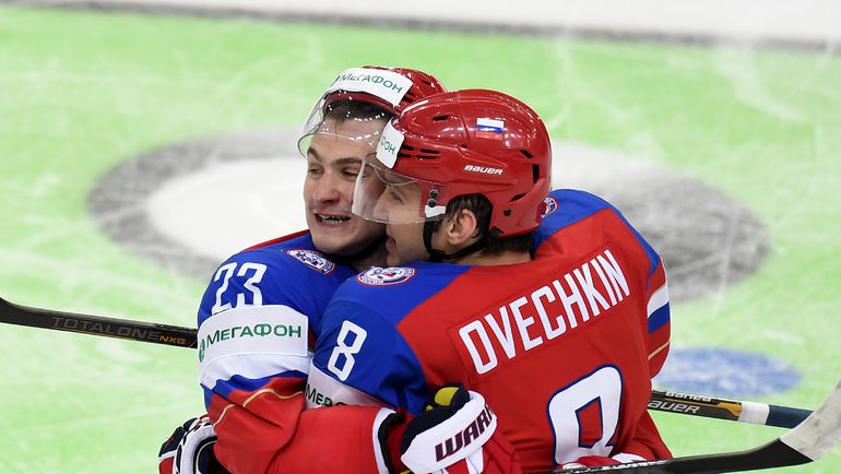 Дмитрий ОРЛОВ и Александр ОВЕЧКИН на чемпионате мира-2014. Фото Владимир БЕЗЗУБОВ, photo.khl.ru Дмитрий ОРЛОВ и Александр ОВЕЧКИН на чемпионате мира-2014. Фото Владимир БЕЗЗУБОВ, photo.khl.ru