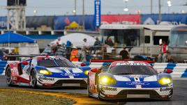 Новая машина Ford.