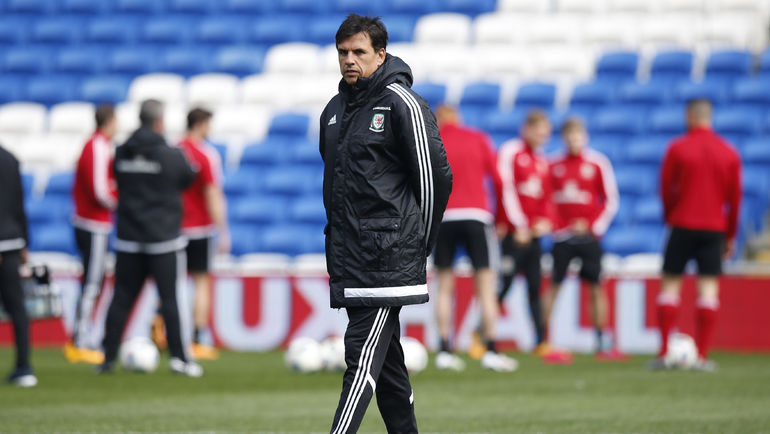 Вчера. Кардифф. Крис КОУЛМАН на тренировке сборной Уэльса. Фото REUTERS Вчера. Кардифф. Крис КОУЛМАН на тренировке сборной Уэльса. Фото REUTERS