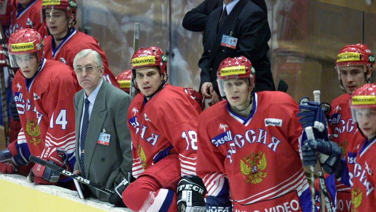 На скамейке запасных Павел ДАЦЮК, Борис МИХАЙЛОВ, Дмитрий КВАРТАЛЬНОВ, Дмитрий БЫКОВ, Рустем КАМАЛЕТДИНОВ (слева направо). Фото Александр ЖДАН На скамейке запасных Павел ДАЦЮК, Борис МИХАЙЛОВ, Дмитрий КВАРТАЛЬНОВ, Дмитрий БЫКОВ, Рустем КАМАЛЕТДИНОВ (слева направо). Фото Александр ЖДАН