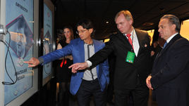 Суббота. Москва. Тушино. Леонид ФЕДУН, директор музея Алексей МАТВЕЕВ и Виталий МУТКО.