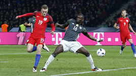 Суббота. Берлин. Германия - Англия - 2:3. 75-я минута. Нападающий гостей Джейми ВАРДИ сравнивает счет.