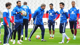 Вчера. Сен-Дени. Сборная России опробует поле