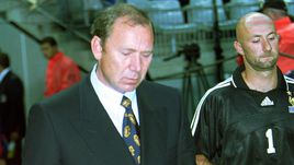 6 июня 1999 года. Париж. Франция - Россия - 2:3. Олег РОМАНЦЕВ и Фабьен БАРТЕЗ.