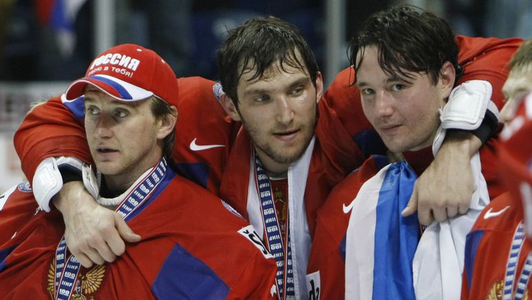 Евгений НАБОКОВ, Александр ОВЕЧКИН и Илья КОВАЛЬЧУК - чемпионы мира-2008. Фото REUTERS Евгений НАБОКОВ, Александр ОВЕЧКИН и Илья КОВАЛЬЧУК - чемпионы мира-2008. Фото REUTERS