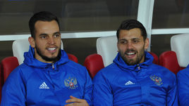 Голкиперы сборной России ГИЛЬЕРМЕ и Юрий ЛОДЫГИН.