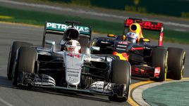 Km.BC {VBKNJY и Даниэль РИККЬЯРДО.