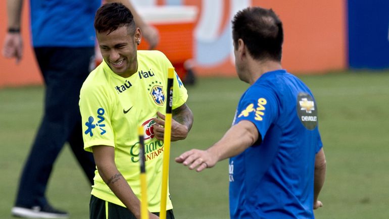 НЕЙМАР и ДУНГА. Фото AFP НЕЙМАР и ДУНГА. Фото AFP