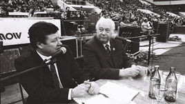 Конец 80-х. Санкт-Петербург. Геннадий ОРЛОВ (слева) и Николай ОЗЕРОВ.