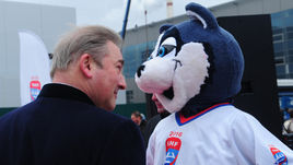 Владислав ТРЕТЬЯК и Лайка - талисман ЧМ-2016.