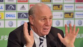 Дитер Хенесс: "Атака "Баварии" даже сильнее, чем у "Барсы"