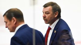 Команда Олега ЗНАРКА (справа) одержала разгромную победу над Словакией.