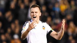 Черышев на "Ноу Камп", Игуаин на трибуне "Сан-Сиро"