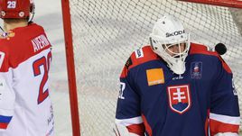 Суббота. Попрад. Словакия - Россия - 1:2. Шайба влетает в ворота Бранислав КОНРАДА.