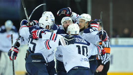 Вторник. Москва. ЦСКА – "Металлург" – 1:3. Уральцы праздную победу.