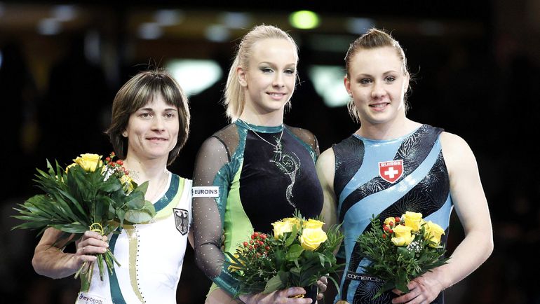 Оксана ЧУСОВИТИНА (слева) на чемпионате Европы-2011. Спортсменка, выступавшая за Германию, завоевала тогда серебро. Фото REUTERS Оксана ЧУСОВИТИНА (слева) на чемпионате Европы-2011. Спортсменка, выступавшая за Германию, завоевала тогда серебро. Фото REUTERS