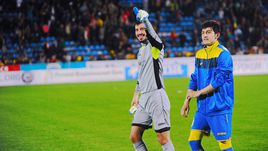 Воскресенье. Ростов-на-Дону. "Ростов" – "Зенит" – 3:0. Вратарь "Ростова" Сослан ДЖАНАЕВ (слева) не пропускает уже 720 минут.