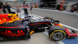 Сегодня. Сочи. Даниэль РИККЬЯРДО и защитный экран на его болиде.