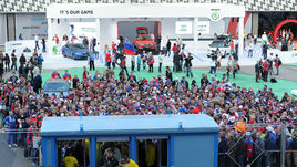 Сегодня. Москва. Болельщицкий колорит на открытии чемпионата мира в России.