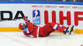 Пятница. Москва. Чехия – Россия – 3:0. Защитник сборной России Алексей ЕМЕЛИН.